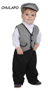 Ref 7202 / 6.99 € / Talla 2-3 años / Incluye chaleco, gorra, camiseta, chaleco, pantalones y pañuelo.